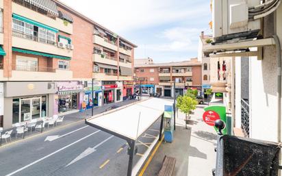 Vista exterior de Casa o xalet en venda en Maracena amb Aire condicionat, Terrassa i Balcó