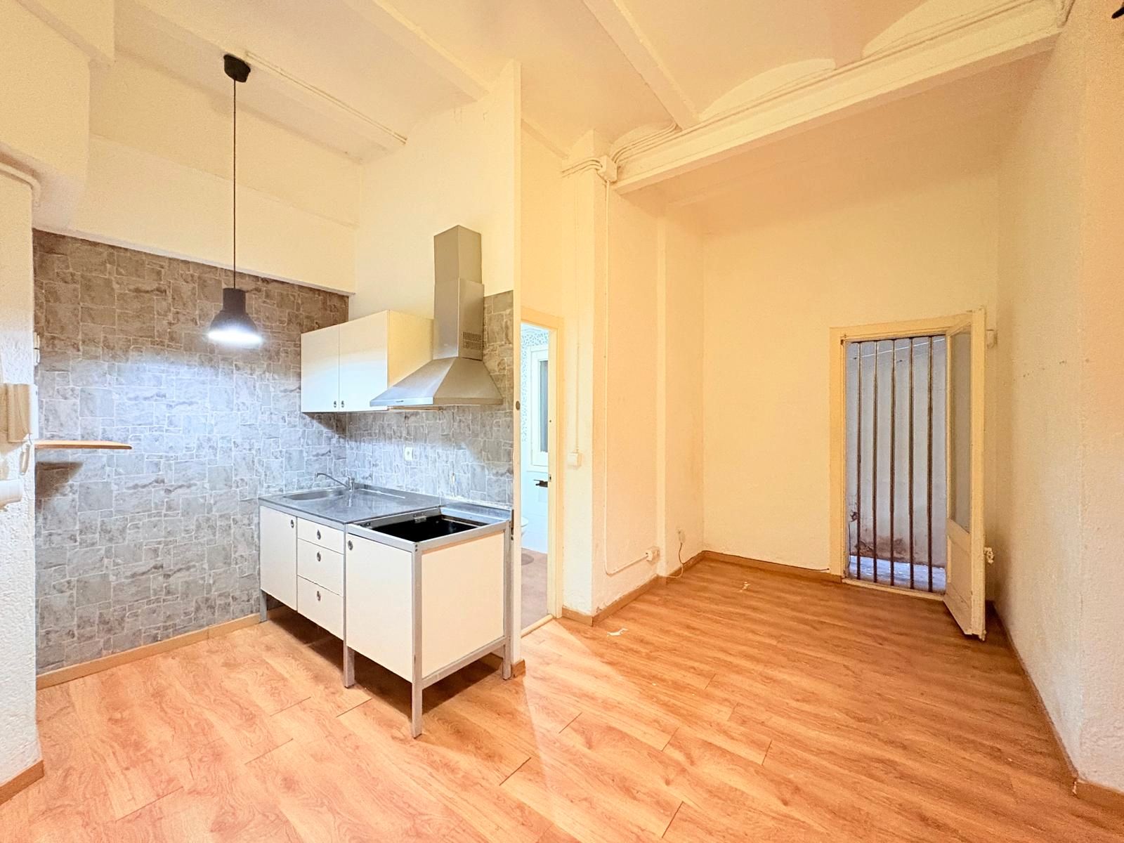 Kitchen of Study for sale in  Barcelona Capital  with Parquet flooring and Alarm