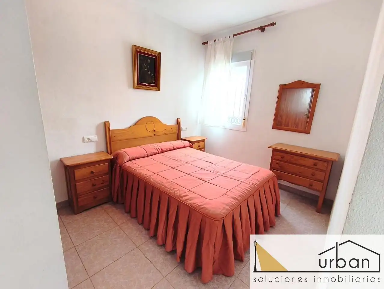 Habitación de Casa adosada en venta en Chipiona