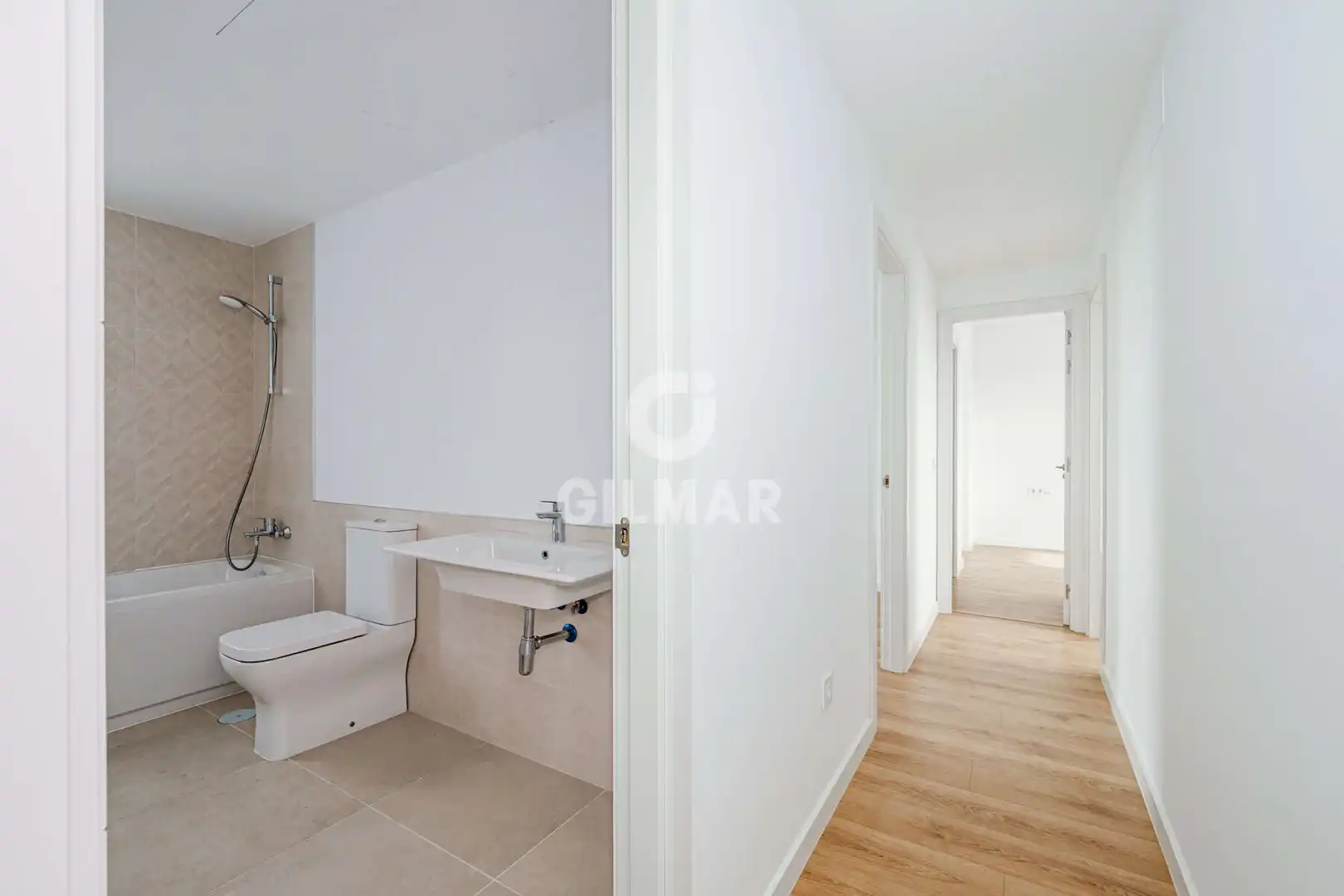 Ático en venta en Sevilla con Calefacción, Jardín privado y Piscina