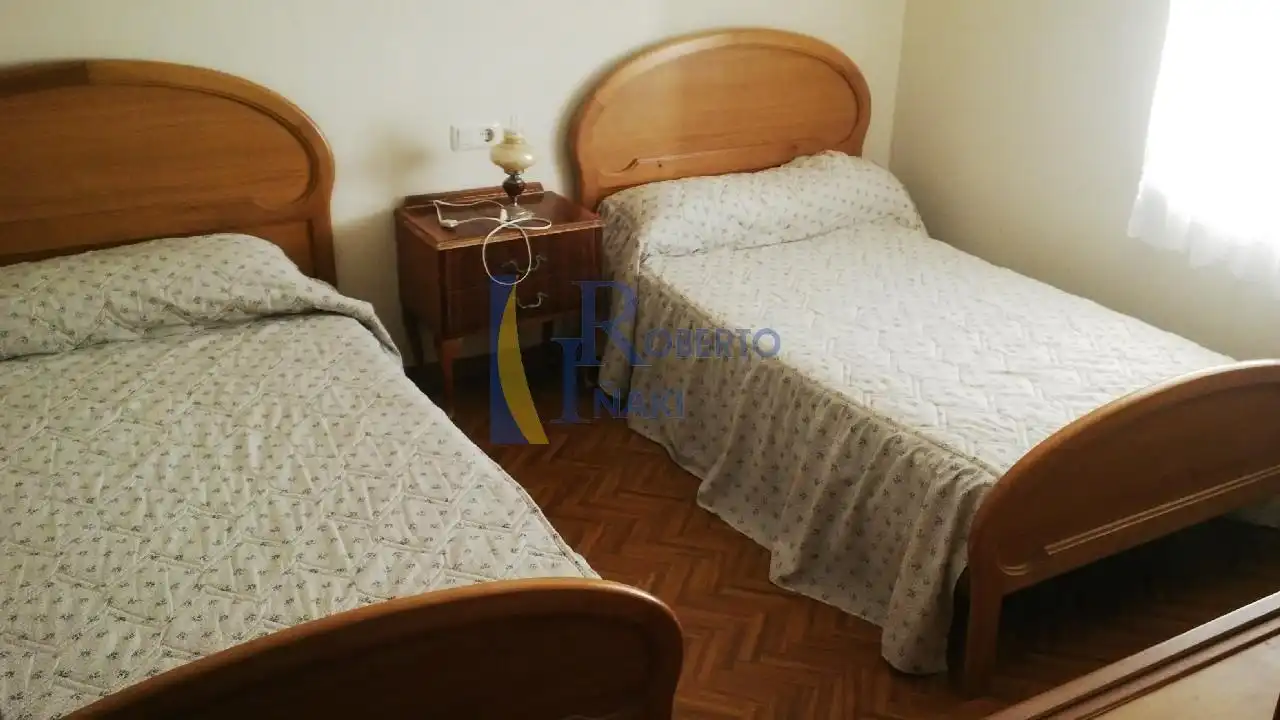 House with garden for sale in Pajares de los Oteros, imagen 13