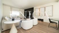 Sala d'estar de Àtic en venda en  Madrid Capital amb Aire condicionat, Calefacció i Terrassa