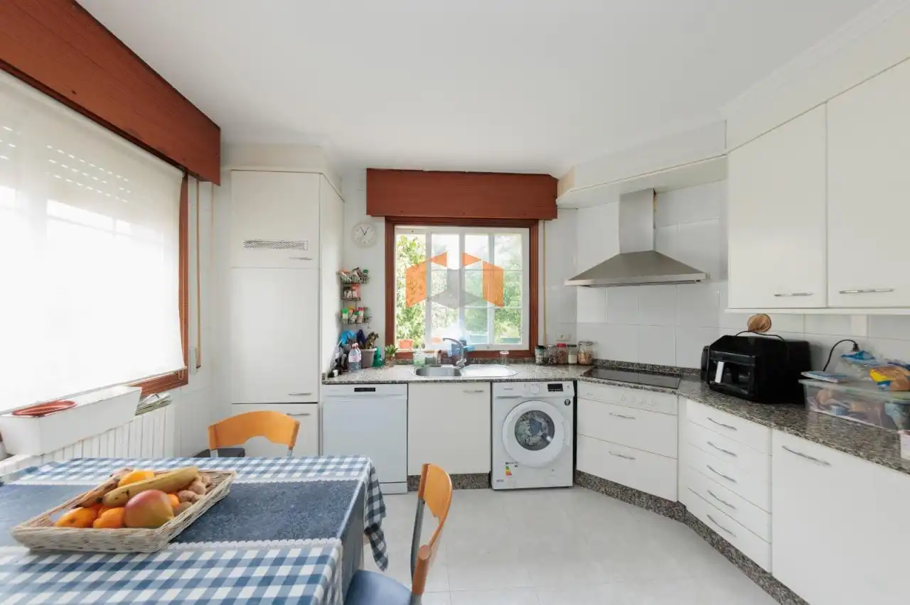 Kitchen of Houses for sale in Vigo   with Heating, Private garden and Parquet flooring