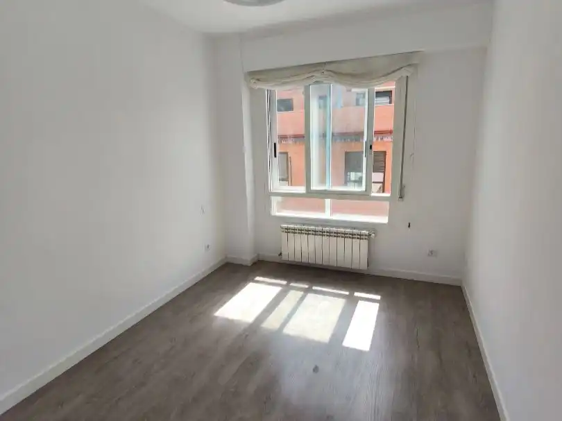 Wohnung zur Miete in Calle del Capitán Blanco Argibay, 178, Valdeacederas