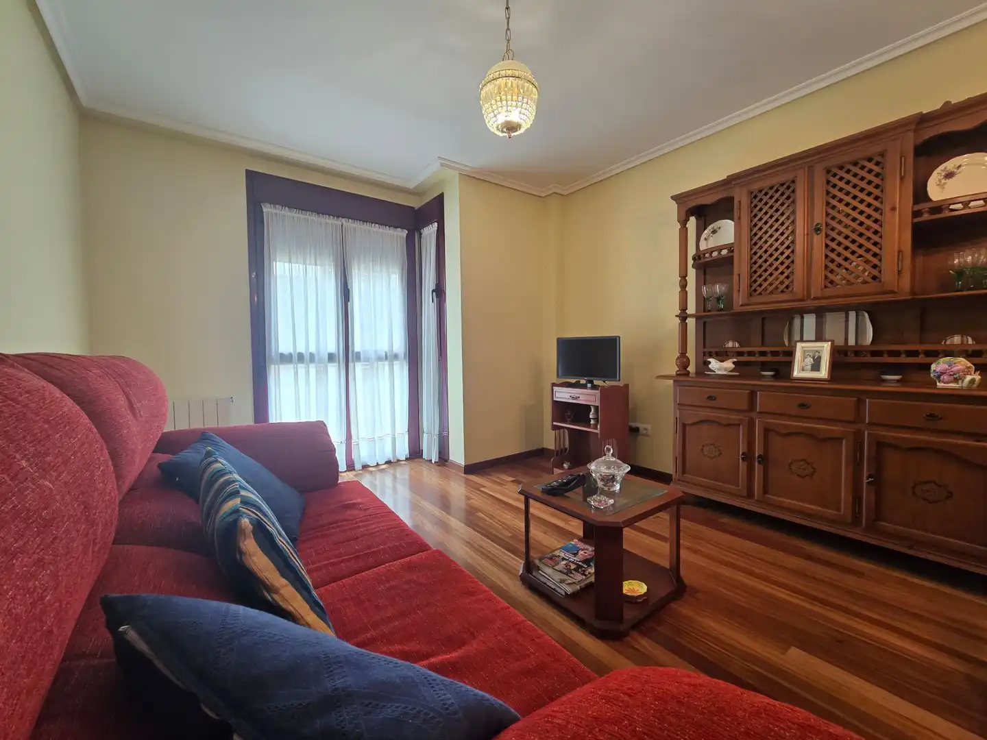 Sala de estar de Piso en venta en Llanes con Calefacción y Amueblado