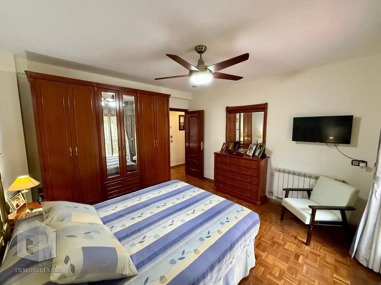 Bedroom of Flat for sale in Ensanche