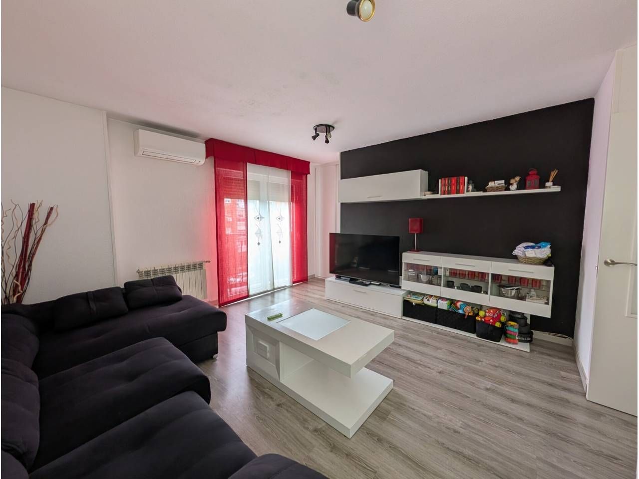 Living room of Flat for sale in Fuenlabrada  with Air Conditioner, Heating and Storage room
