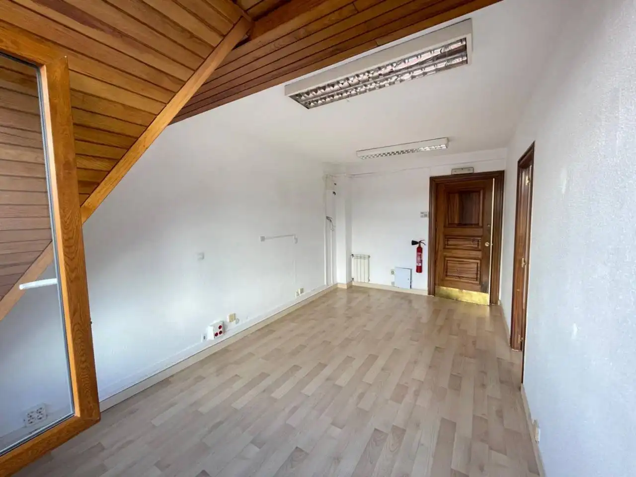 Büro zur Miete in Burgos mit Heizung