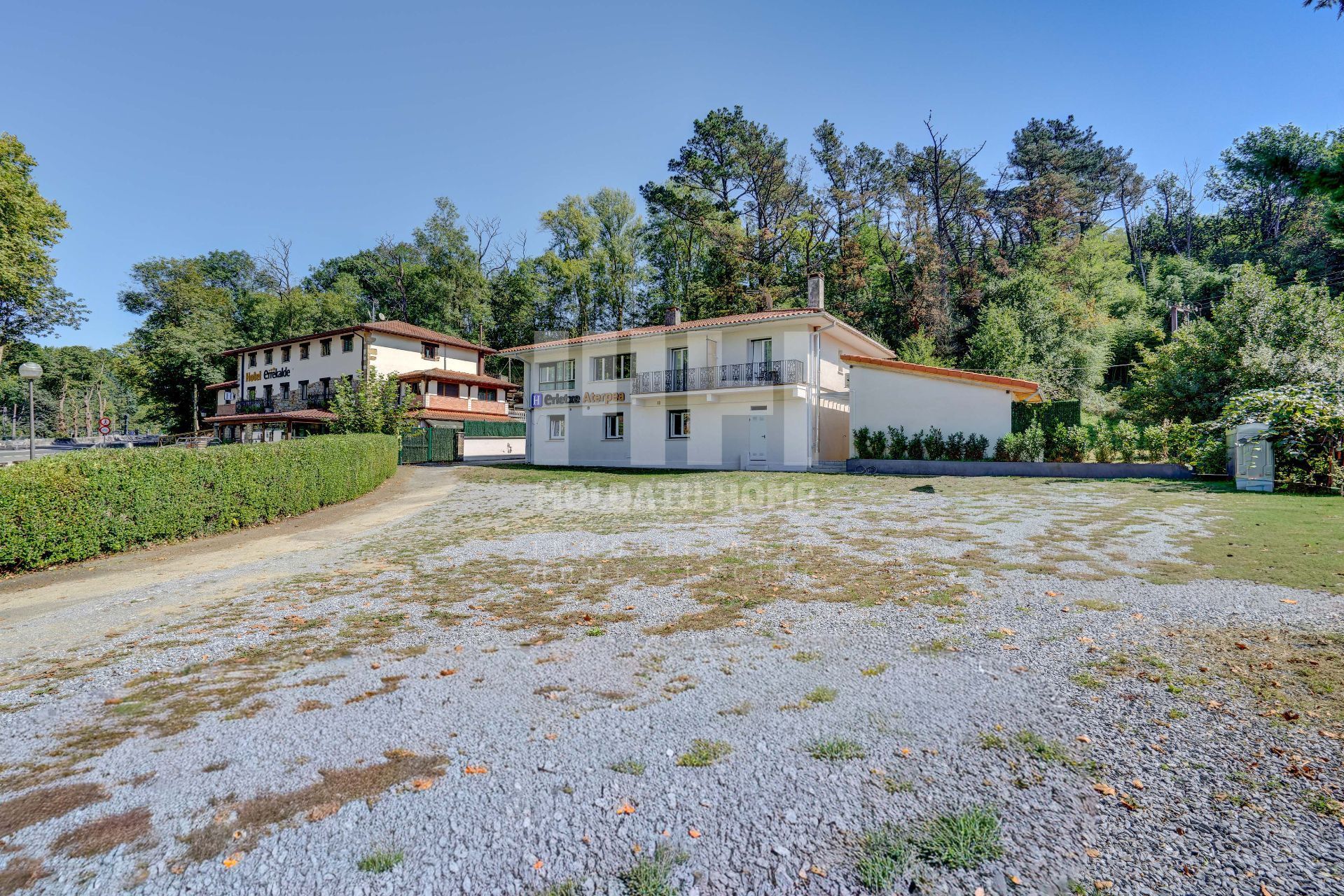Vista exterior de Casa o xalet en venda en Lezo amb Aire condicionat, Jardí privat i Terrassa