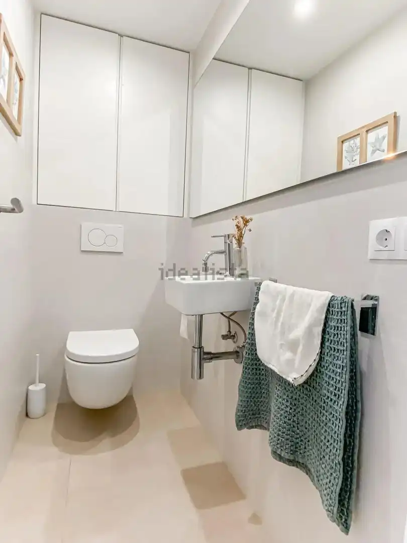 Baño de Casa adosada de alquiler en Valencia con Aire acondicionado, Calefacción y Terraza