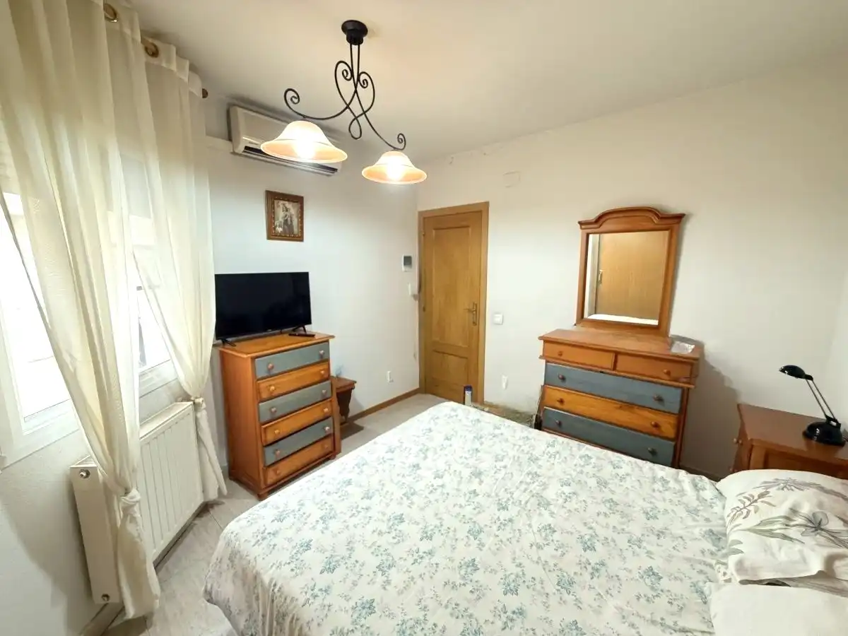 Bedroom of Houses for sale in Azuqueca de Henares  with Air Conditioner, Heating and Private garden