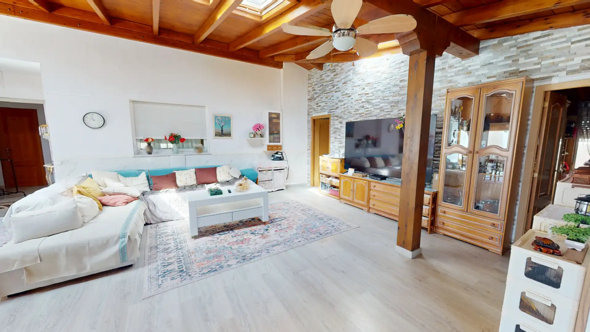 Sala d'estar de Casa o xalet en venda en El Campello amb Aire condicionat, Jardí privat i Terrassa
