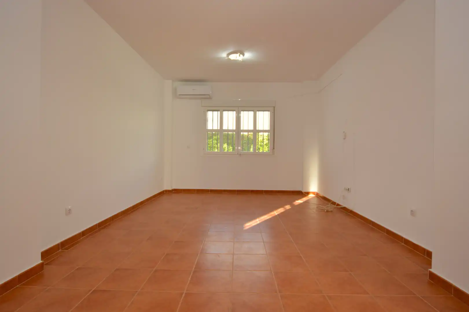 Sala d'estar de Casa o xalet en venda en Espartinas Pueblo