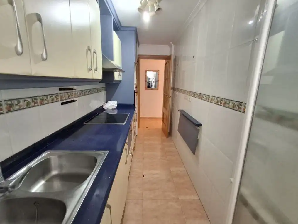 Cocina de Piso en venta en La Roda con Calefacción, Trastero y Balcón