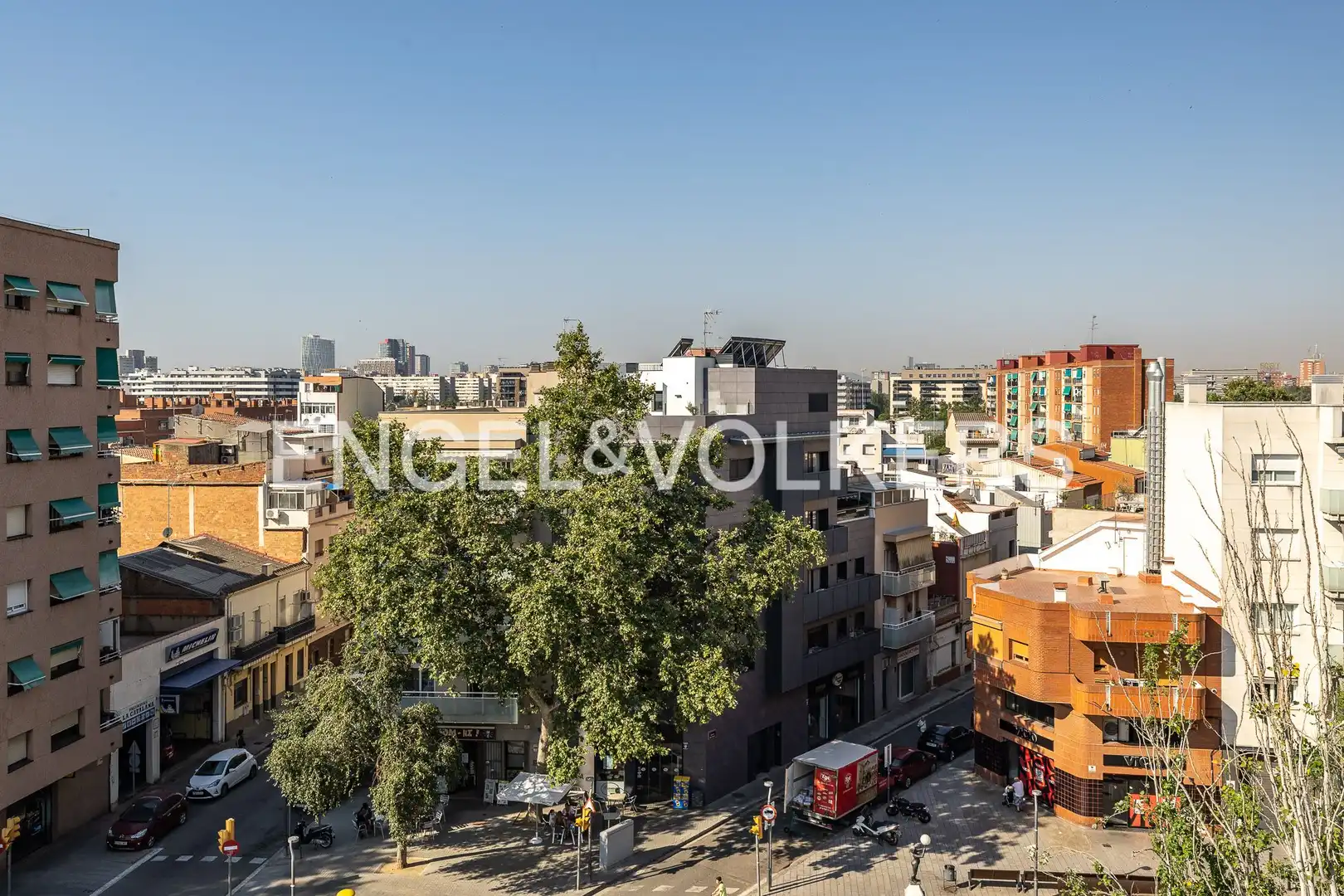 Vista exterior de Piso en venta en Sant Adrià de Besòs con Aire acondicionado, Calefacción y Parquet