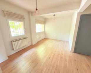 Bedroom of Flat for sale in  Madrid Capital  with Air Conditioner