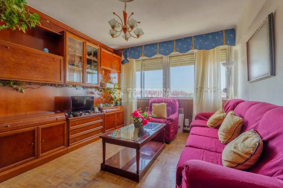 Living room of Flat for sale in  Madrid Capital  with Air Conditioner and Heating