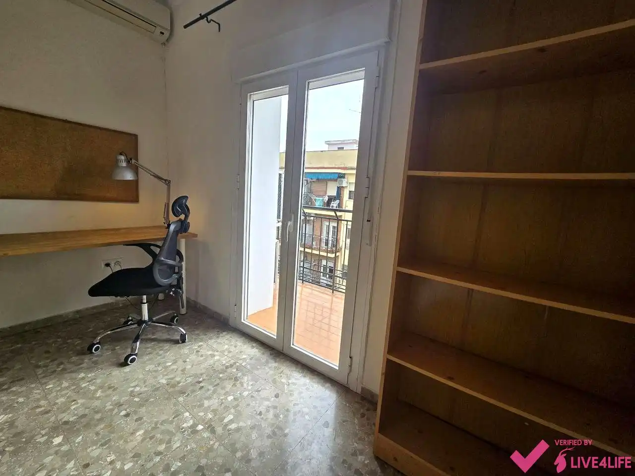 Bedroom of Flat for rent in Sevilla  with Air Conditioner, Terrace and Furnished
