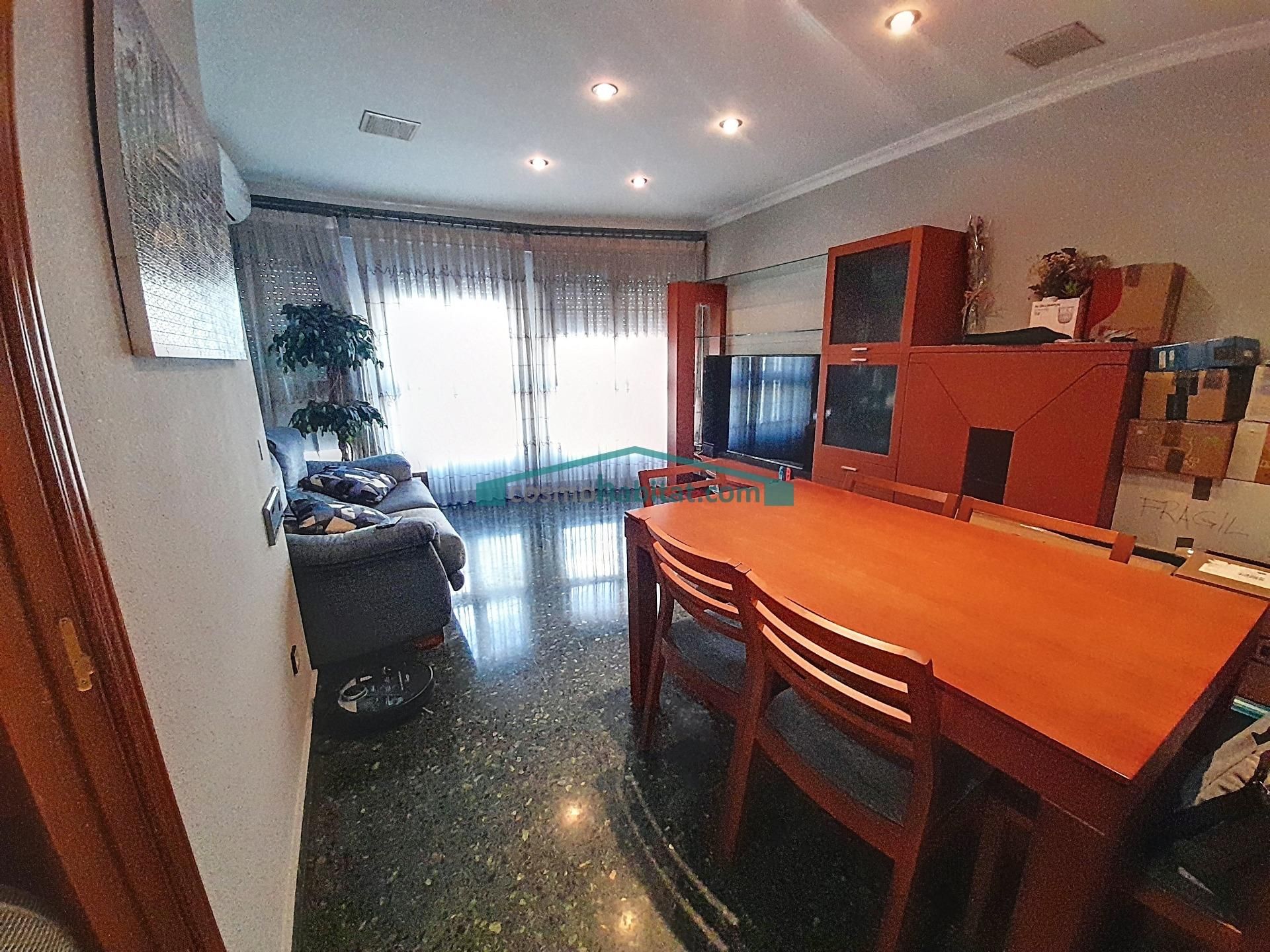 Menjador de Dúplex de lloguer en  Valencia Capital amb Aire condicionat i Balcó