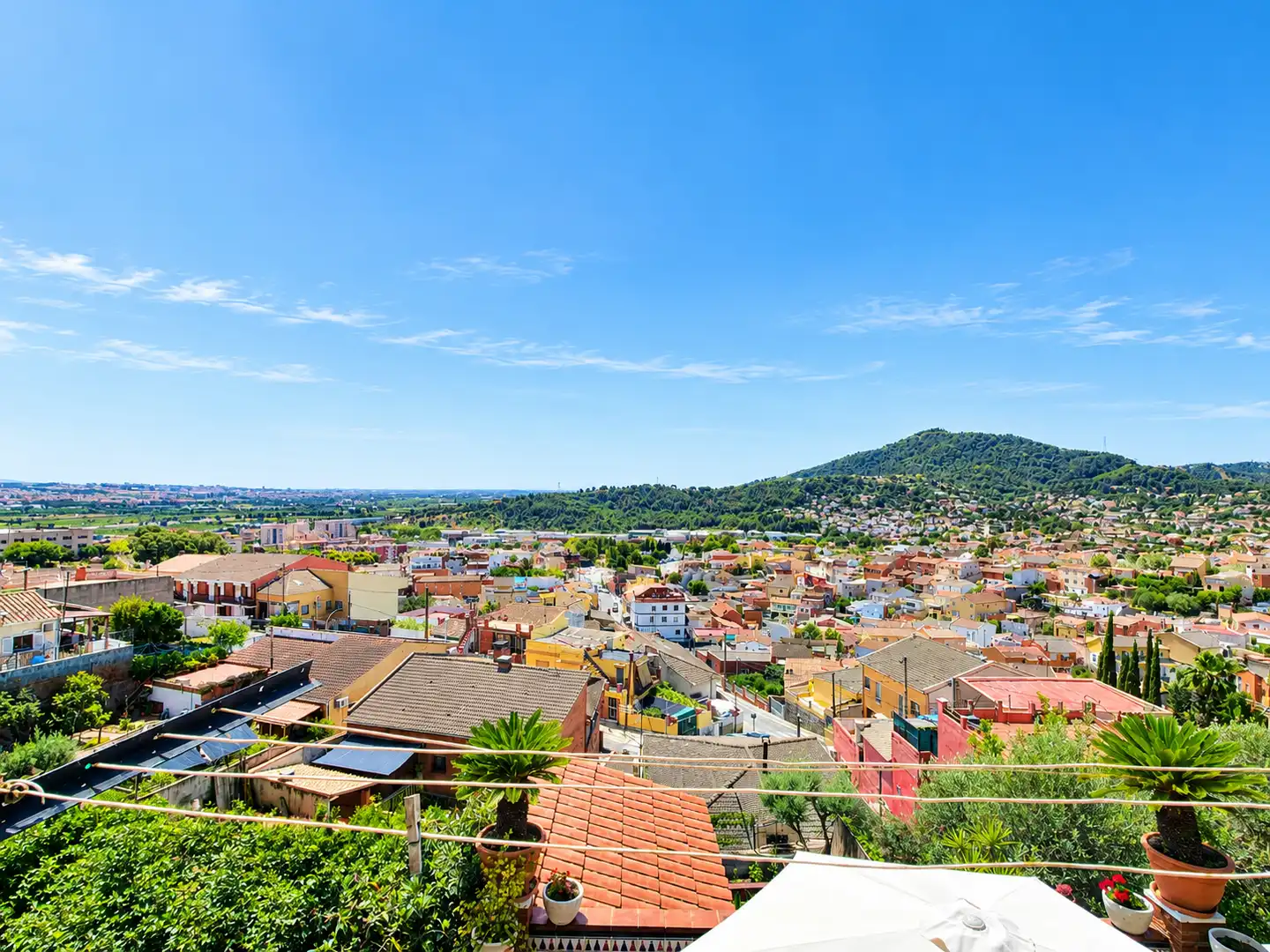 Vista exterior de Casa o chalet en venta en Sant Vicenç Dels Horts con Aire acondicionado, Calefacción y Jardín privado