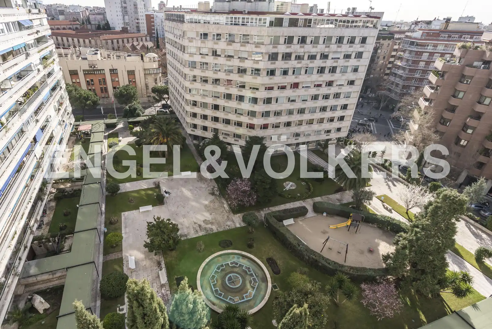 Vista exterior de Pis de lloguer en Madrid amb Aire condicionat, Calefacció i Jardí privat