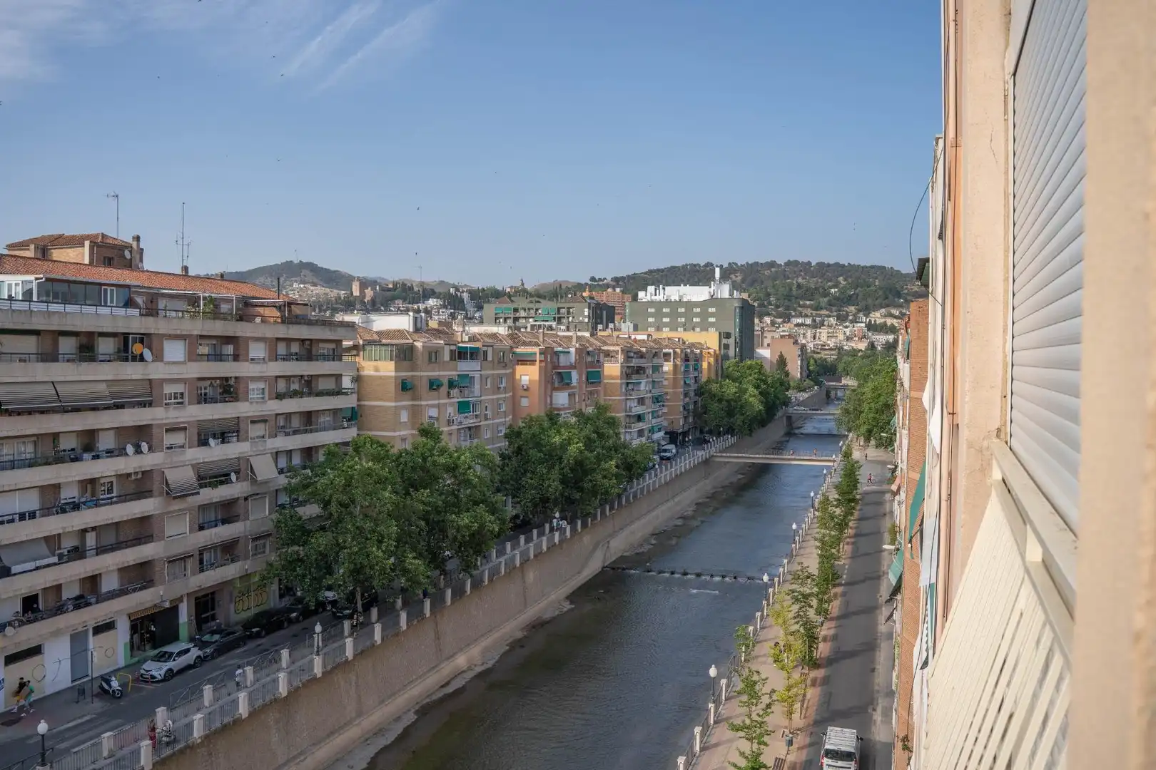 Außenansicht von Dachboden zum Verkauf in Granada mit Klimaanlage