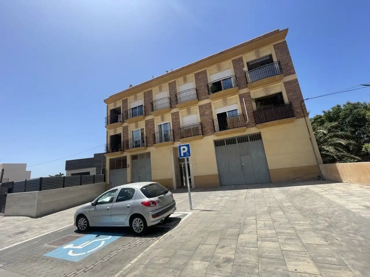 Flat for sale in Carretera MALAGA