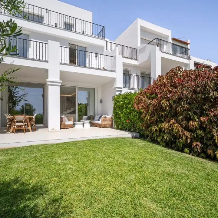 Casa a schiera con terrazza in vendita a Calle Hernán Cortés