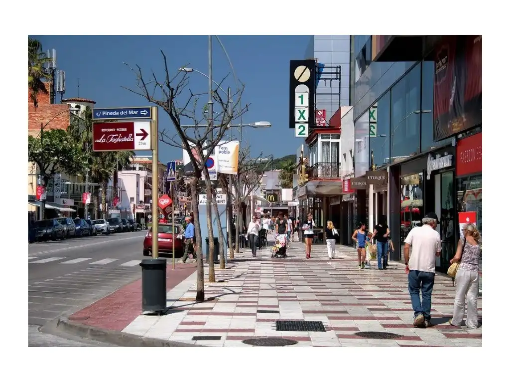 Local comercial en alquiler en Avenida S'Agaro
