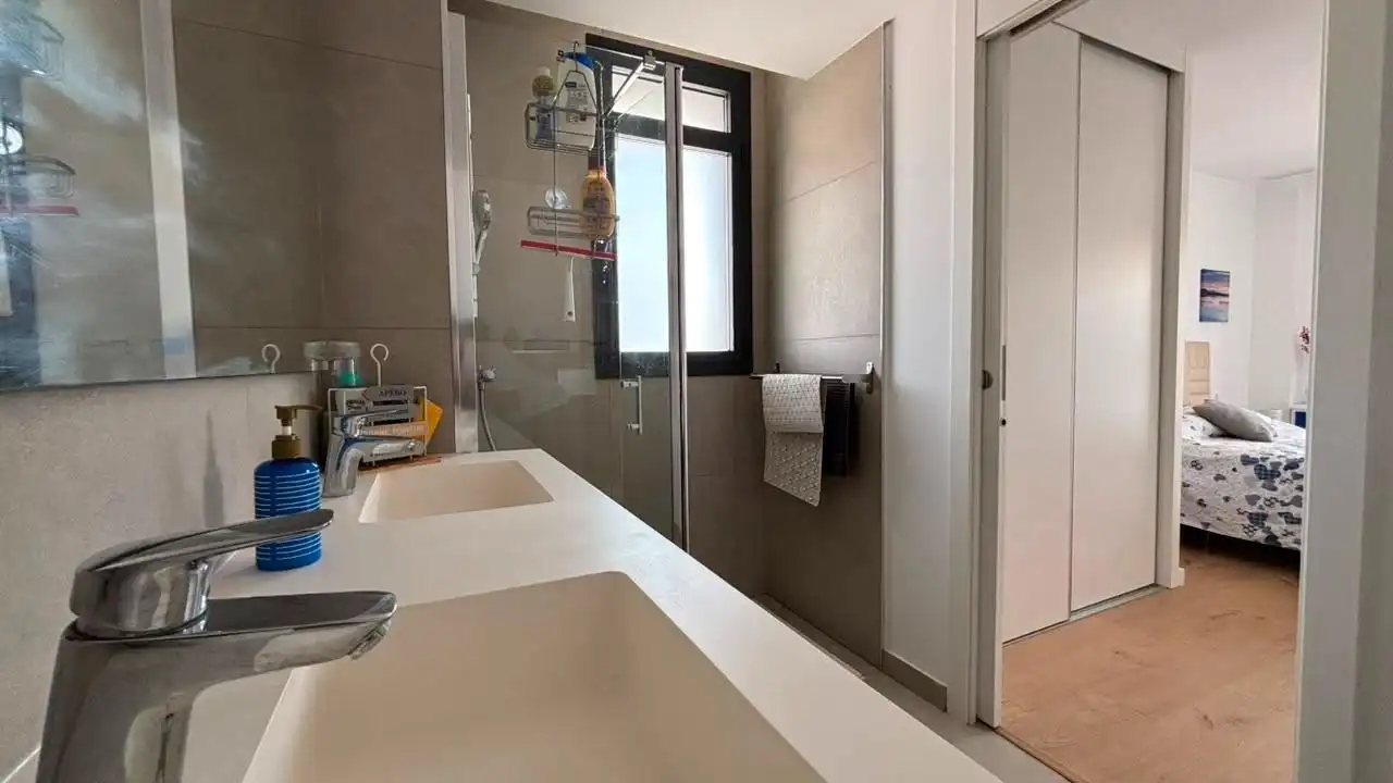 Badezimmer von Dachboden zur Miete in Villajoyosa / La Vila Joiosa mit Klimaanlage, Terrasse und Möbliert