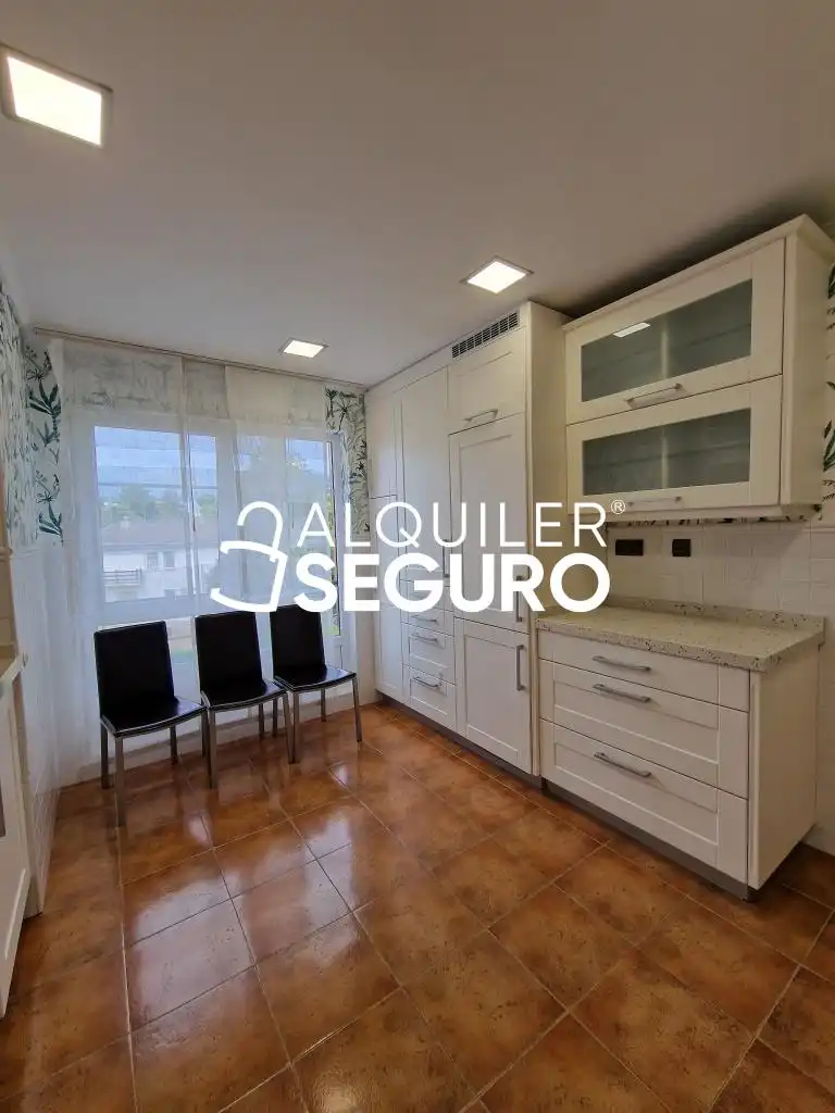 Cocina de Piso de alquiler en Getxo  con Calefacción, Terraza y Trastero