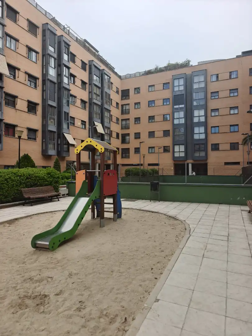 Parking de Ático en venta en Madrid con Calefacción, Terraza y Trastero