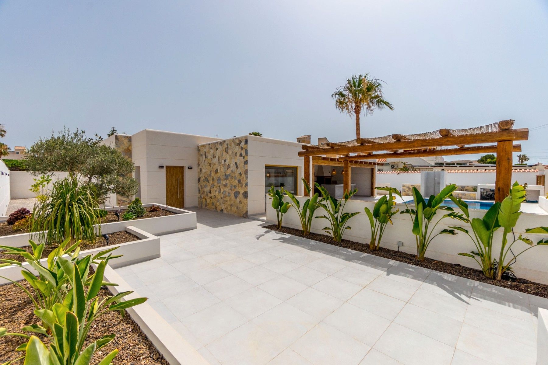 Terrace of House or chalet for sale in Torrevieja  with Air Conditioner, Heating and Private garden