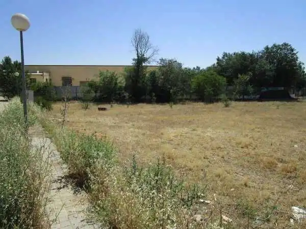 Residencial en venta en Calle Turina, Dosbarrios