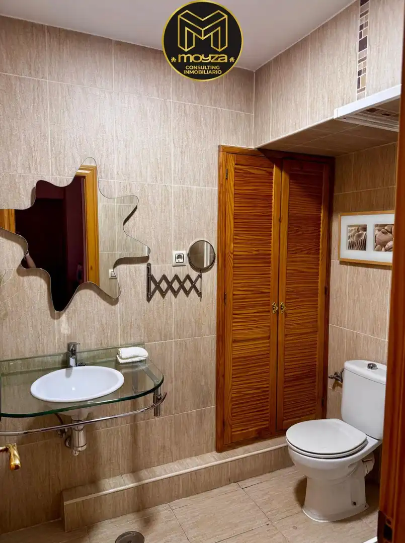 Badezimmer von Wohnung zur Miete in Linares mit Klimaanlage und Heizung