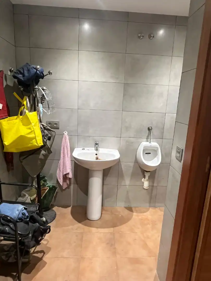 Bany de Nau industrial en venda en Valladolid amb Calefacció