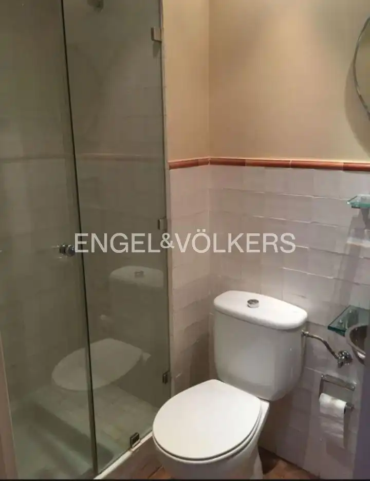 Badezimmer von Wohnung zur Miete in Madrid mit Klimaanlage, Heizung und Privatgarten