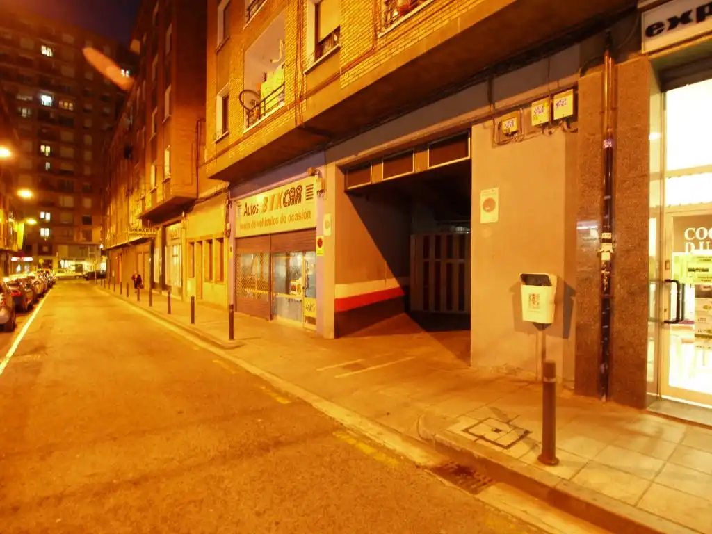Parkplatz von Garage zum Verkauf in Basauri 