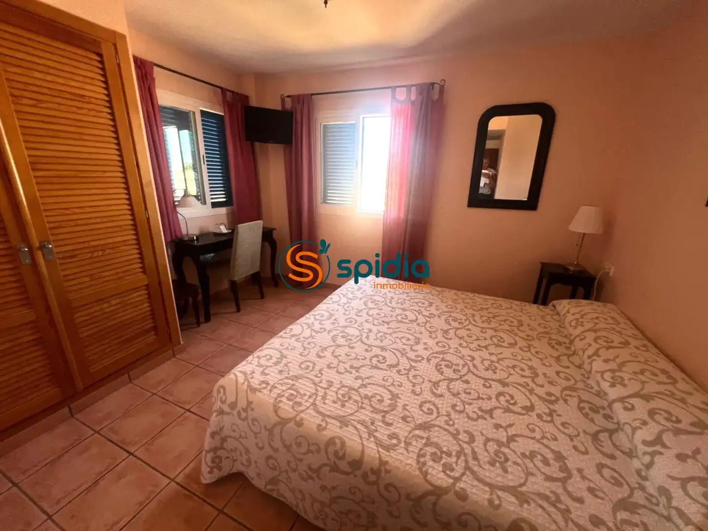 Habitación de Edificio en venta en Águilas