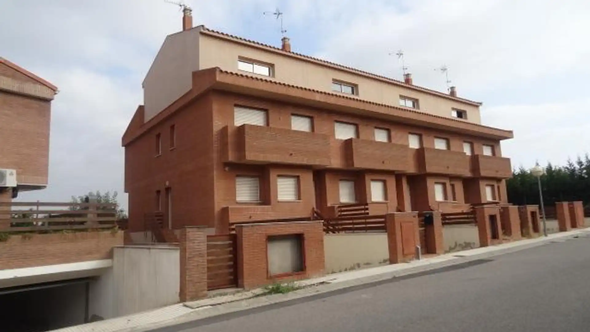 Exterior view of Houses for sale in Benavent de Segrià