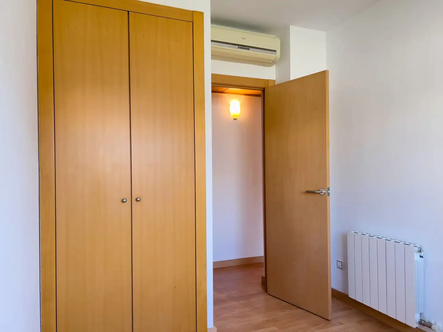 Dormitori de Pis en venda en Badalona amb Aire condicionat i Terrassa