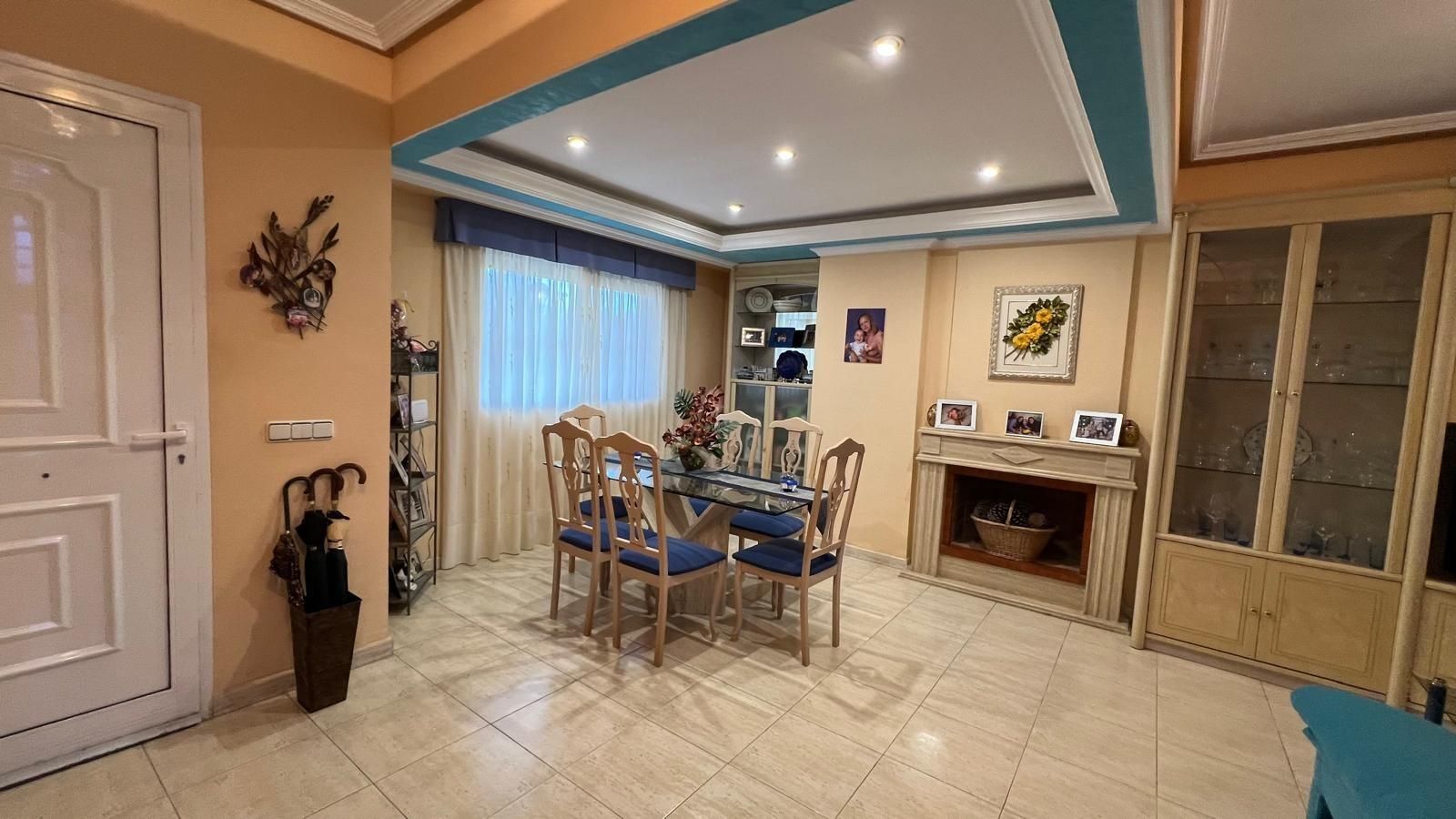 Dining room of House or chalet for sale in La Nucia  with Air Conditioner, Private garden and Terrace