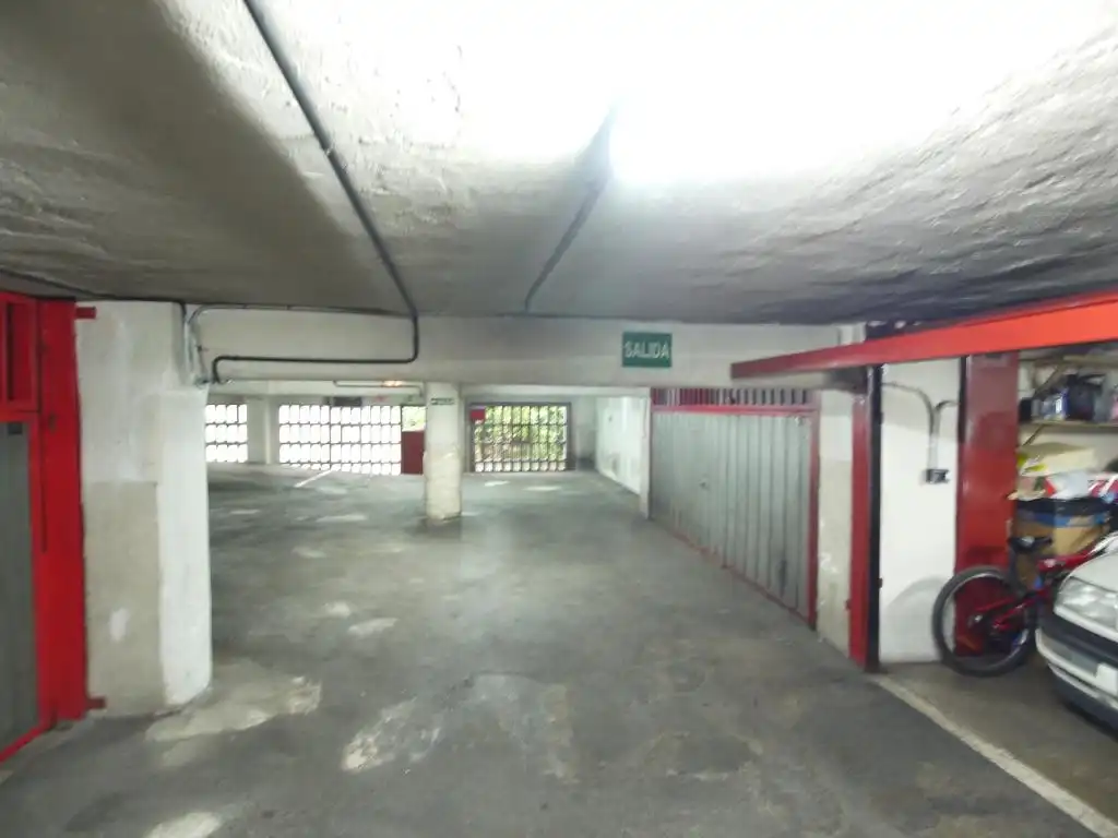 Parkplatz von Garage zum Verkauf in Basauri 
