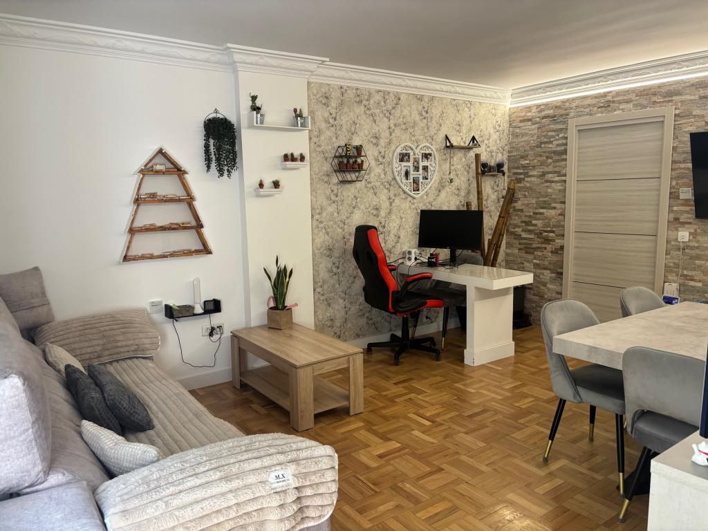 Pis en venda a Jose María Pereda, Ensanche