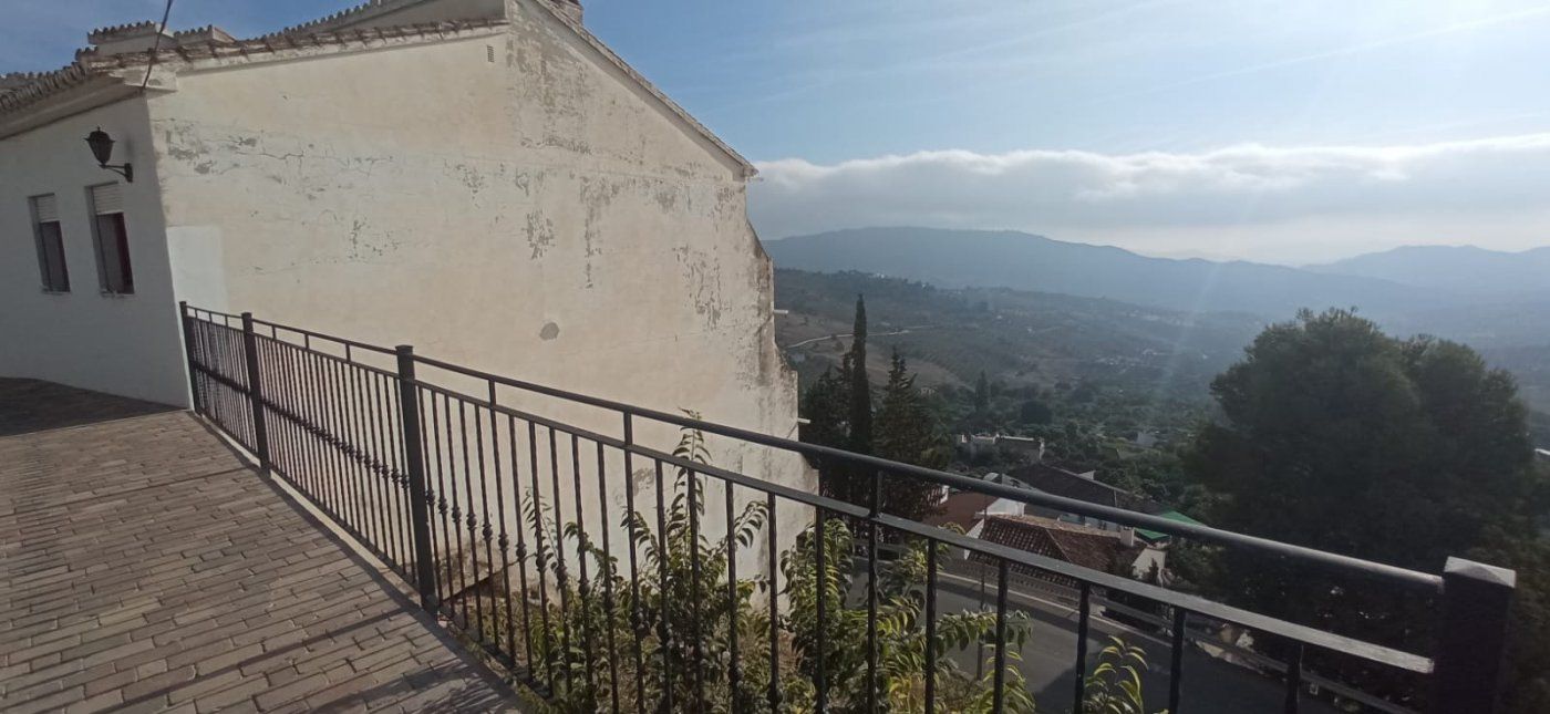 Außenansicht von Haus oder Chalet zum verkauf in Casarabonela mit Terrasse, Abstellraum und Balkon