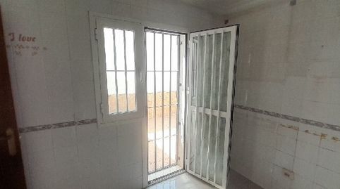 Foto 3 de Casa adosada en venda a C/ Constelación Cruz del Sur, Las Torres - Constelaciones, Utrera