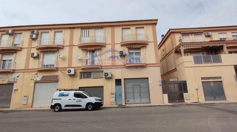 Foto 3 de Casa adosada en venda a Avenida Doctor Juan Reyes, 35, La Zarzuela - San José - Belén, Jaén