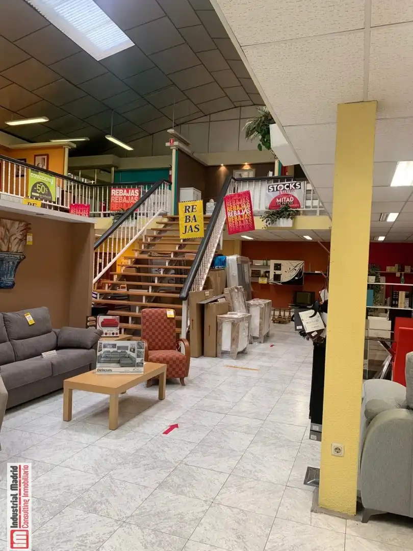 Industrial building to rent in Barrio de la Estación, imagen 4