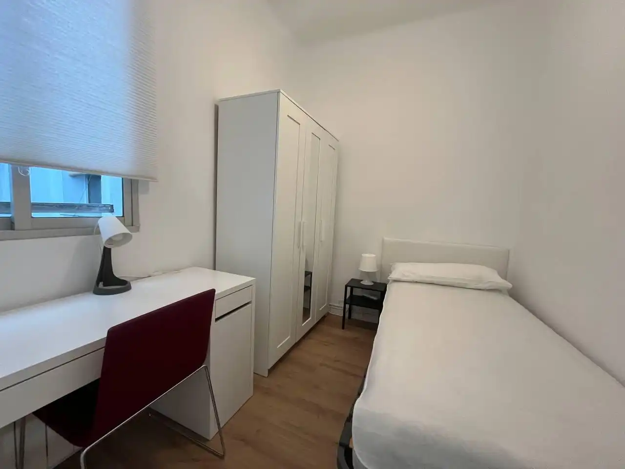 Bedroom of Flat for rent in Madrid
