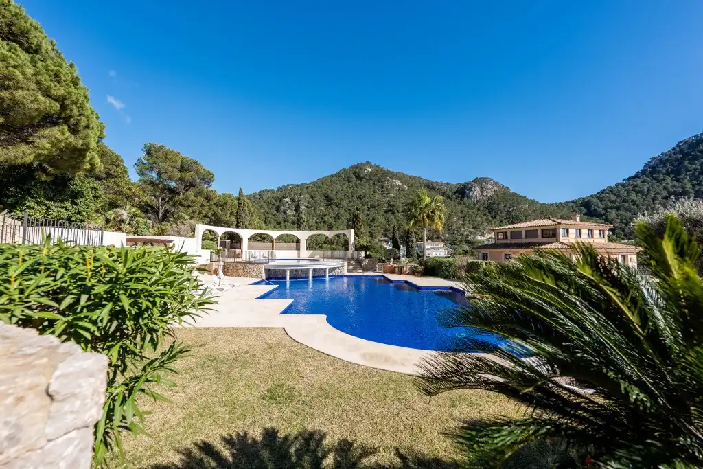 Piscina de Apartament en venda en Andratx amb Aire condicionat, Calefacció i Jardí privat